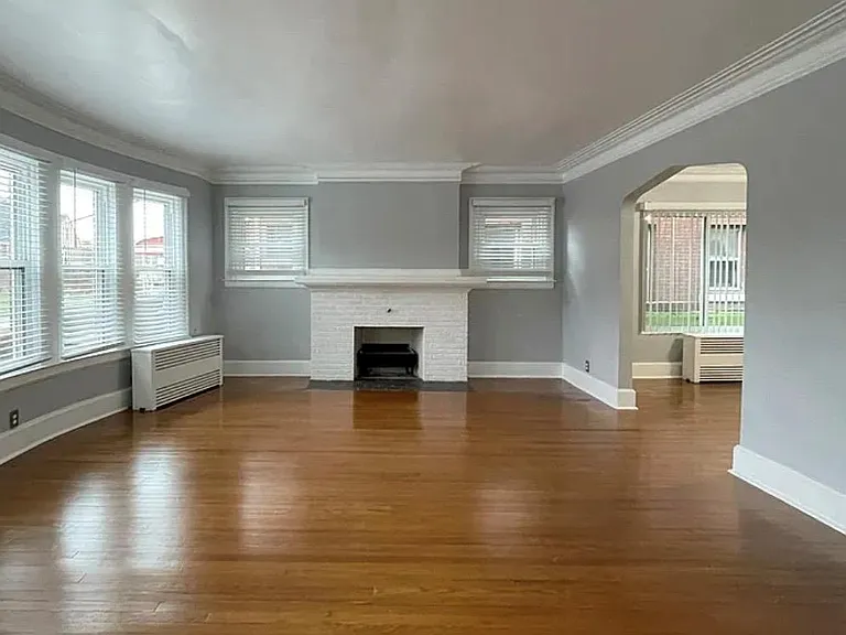 2286 Calvert St — Photo 7