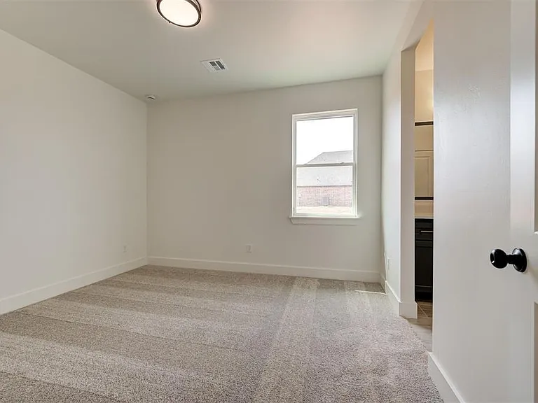 9305 NW 146th St — Photo 32