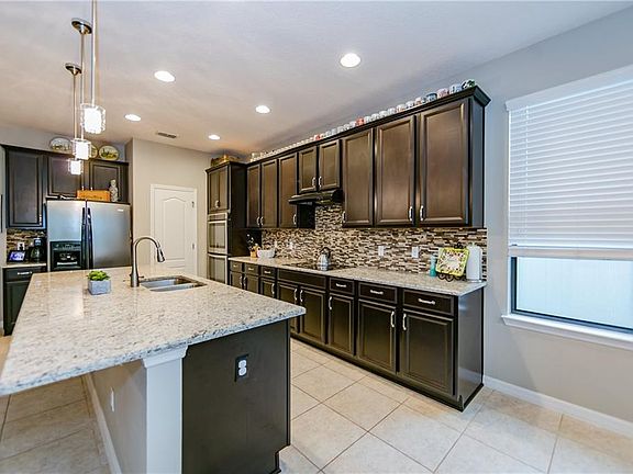 5th image of 2933 Whistlewood Dr