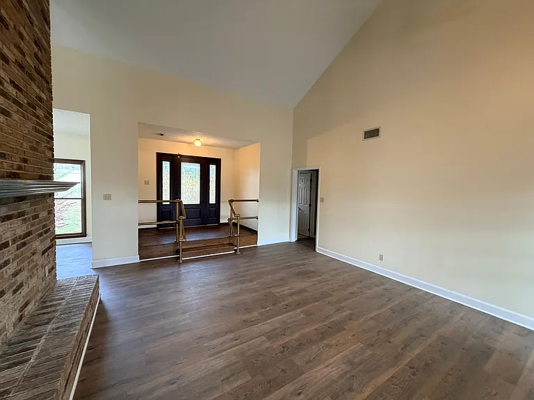 2124 Northwood Cir — Photo 57