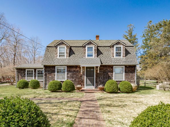 Small House East Hampton Real Estate 10 Homes For Sale Zillow
