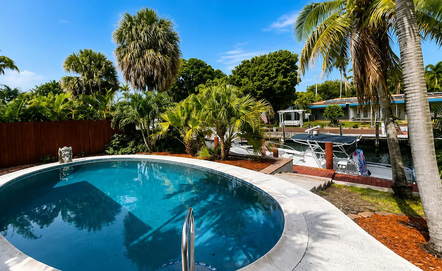 3 bed, 3.0 bath, 1439 sqft, $5,000 — Photo 3