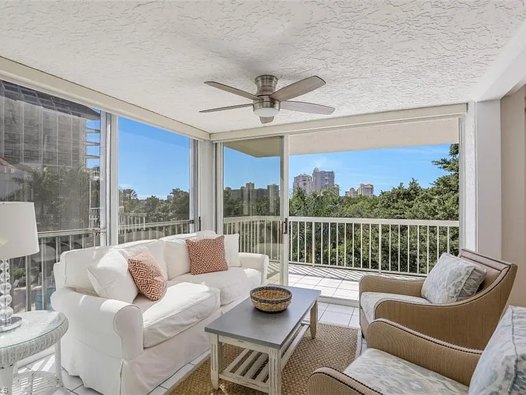 5501 Heron Point Dr #201 — Photo 2