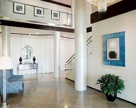 2nd image of 1725 Crescent Plaza Dr #330