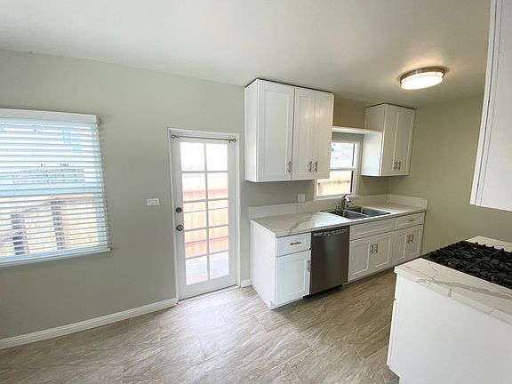 4th image of 844-846 Law St #844