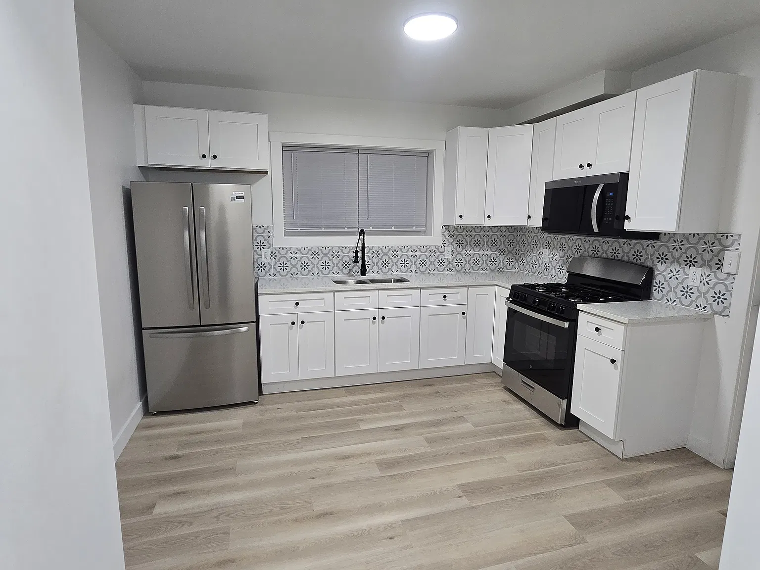 1728 Stanton Ave — Photo 1