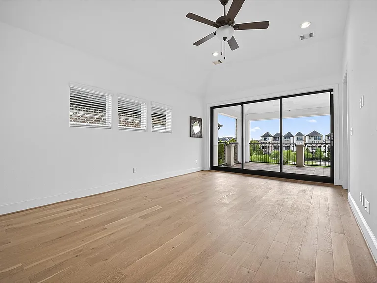 2713 Kinsley Oaks Dr — Photo 34