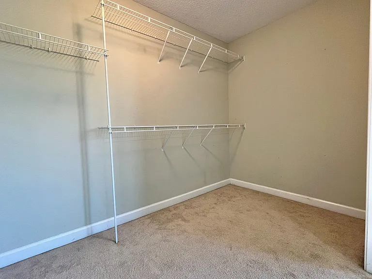 110 Auburn Cir — Photo 15