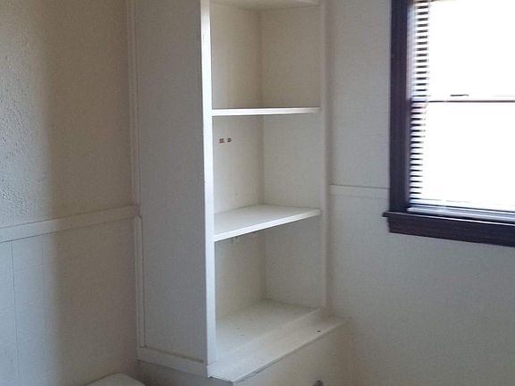 3rd image of 503 Veterans Ave