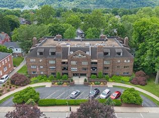 316 Beaver St APT 402, Sewickley, PA 15143