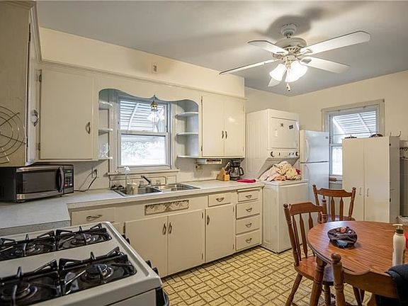 5th image of 719 McClure Ave