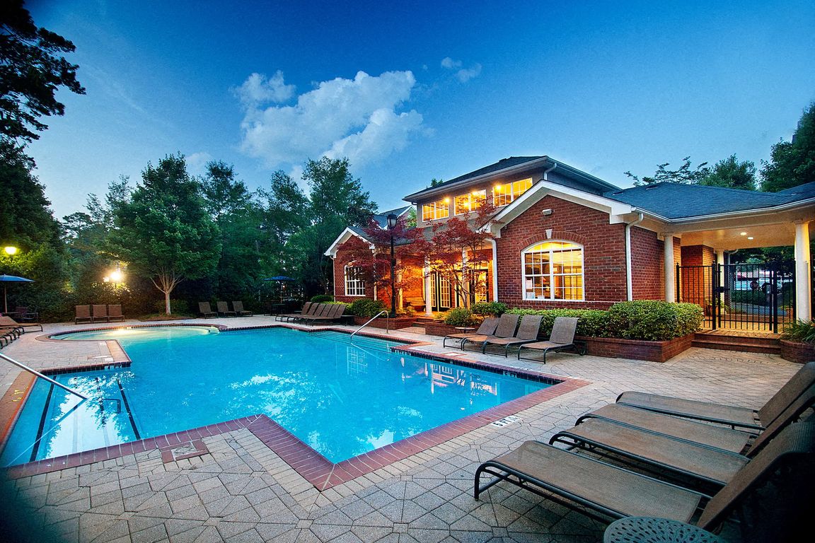 Gables Montclair Swimming Pool and Leasing Office