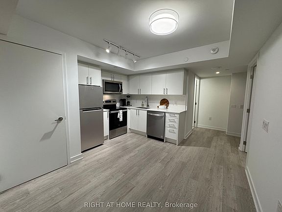 4th image of 3 Strathgowan Ave #318