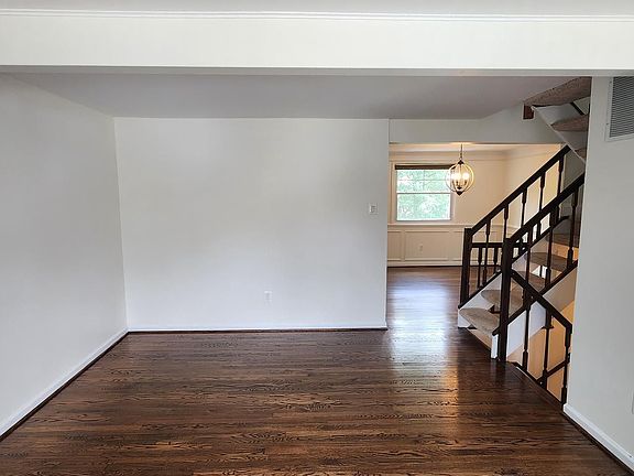 2nd image of 13592 Bentley Cir