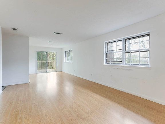3rd image of 263 S Villas Ct APT A