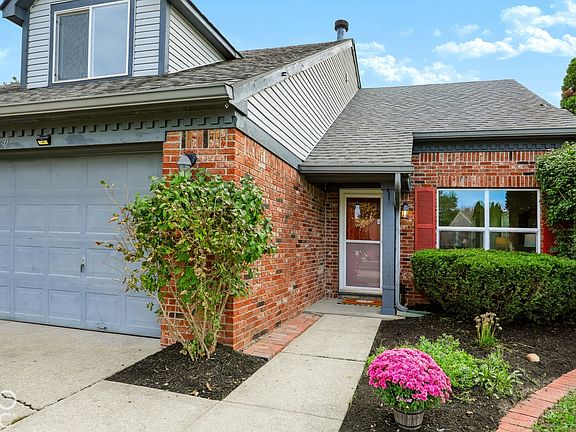 2nd image of 11090 Lake Run Dr
