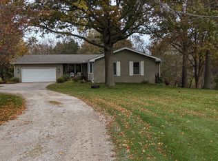 3220 Tipton Rd, Muscatine, IA 52761