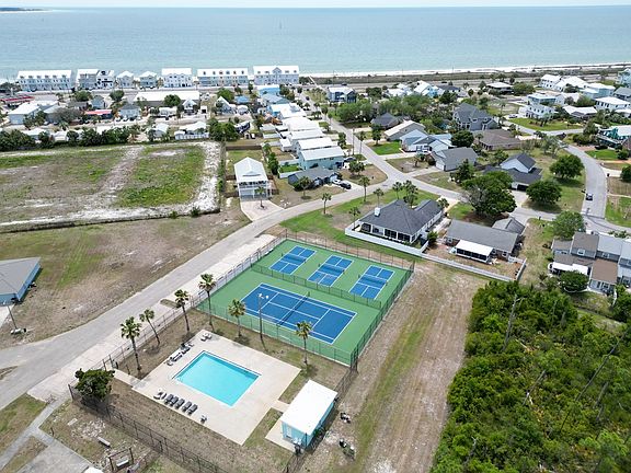 3rd image of 8303 Tradewinds Dr