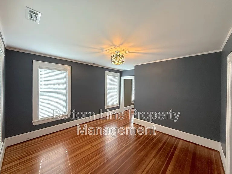 613 S York St — Photo 25