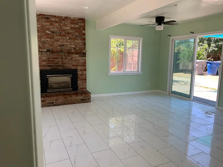 2600 Victoria Dr — Photo 7