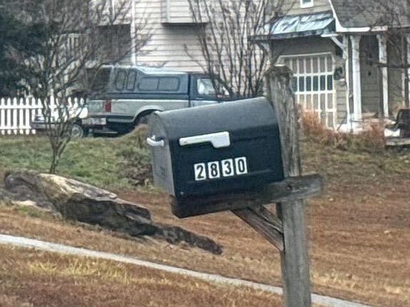 4th image of 2830 Highpoint Rd