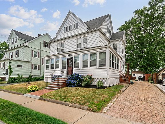 2nd image of 118 E Elm Ave