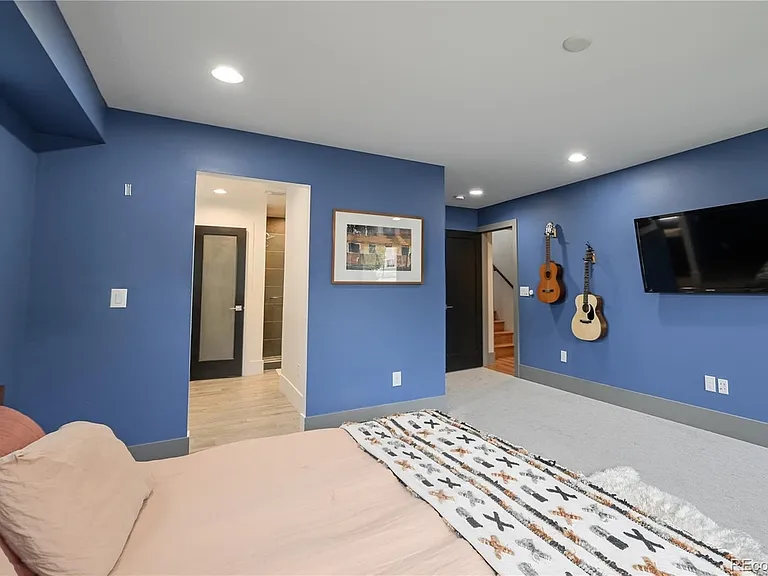 2070 N High St — Photo 17