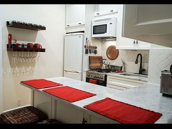 2nd image of 448 E 88th St APT 2C