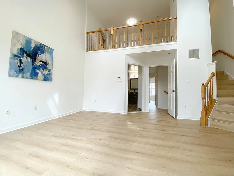 710 Market St E — Photo 23