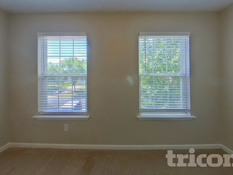 15714 Southern Garden Ln — Photo 13