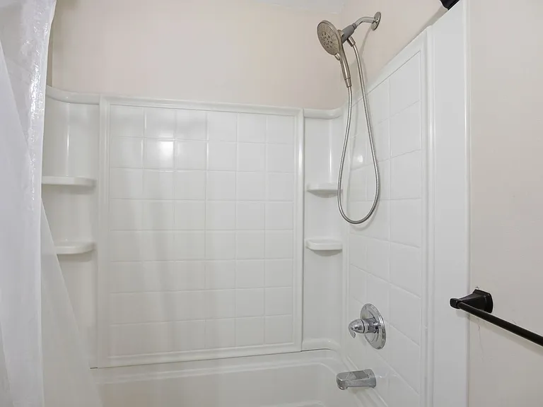1000 Hornbuckle Ct — Photo 33