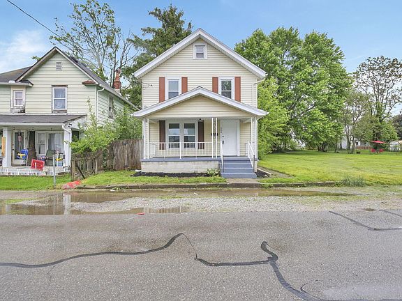 4th image of 554 Henry St