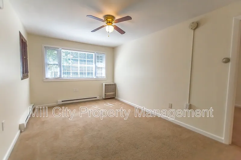 Building Photo - 20-22 Mitchell St #22B