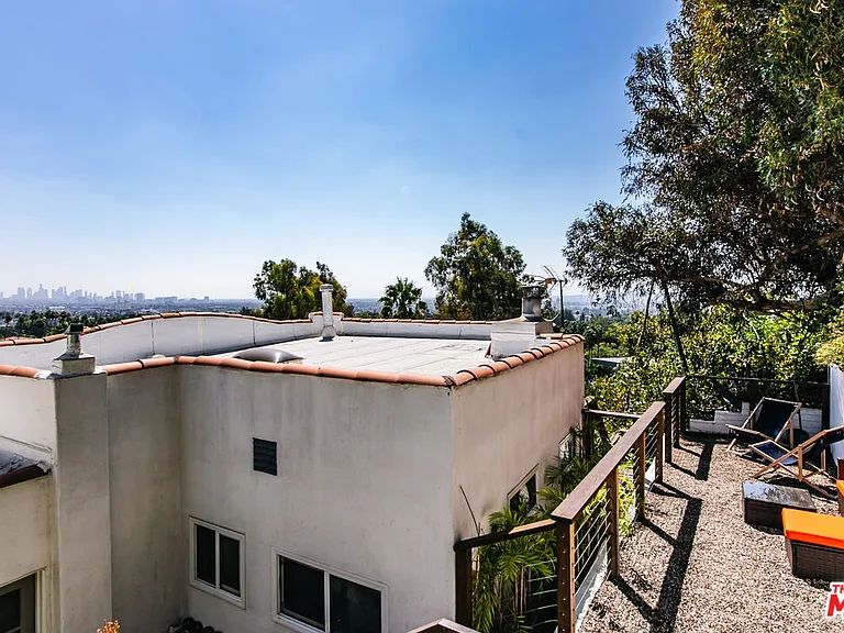 1761 N Orange Grove Ave — Photo 32