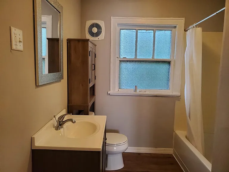 930 Emerald St #2A — Photo 15