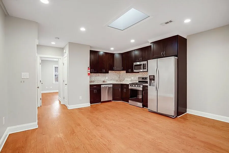 Building Photo - 1714 W Virginia Ave NE #3