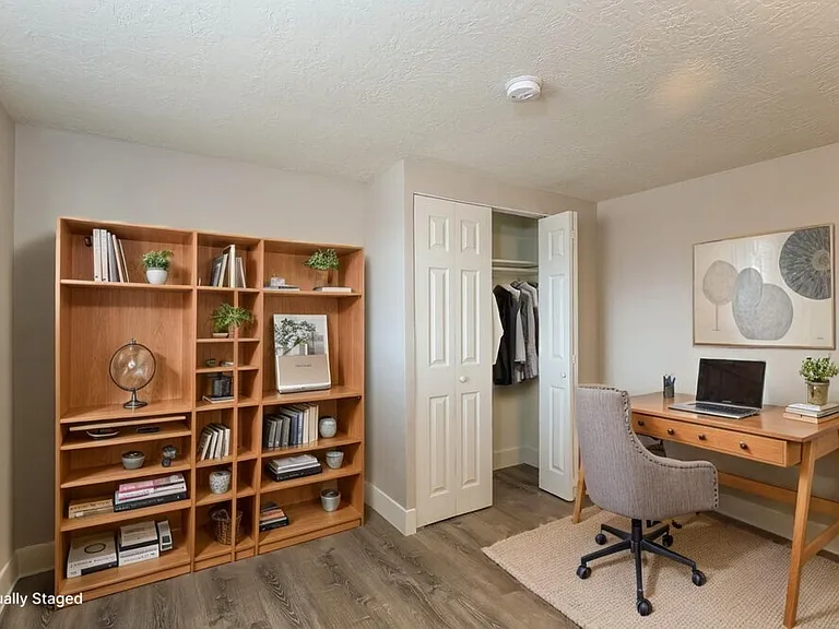 6873 S 3235 W — Photo 17