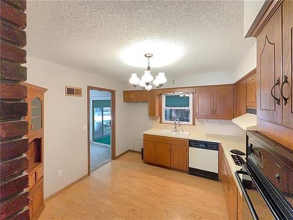 4th image of 6217 E 109th Ter