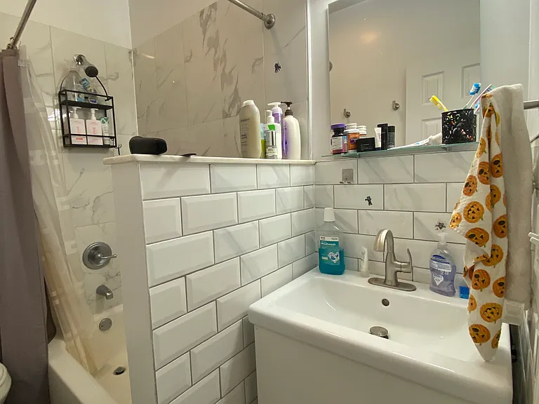 3222 Powelton Ave #2F — Photo 8