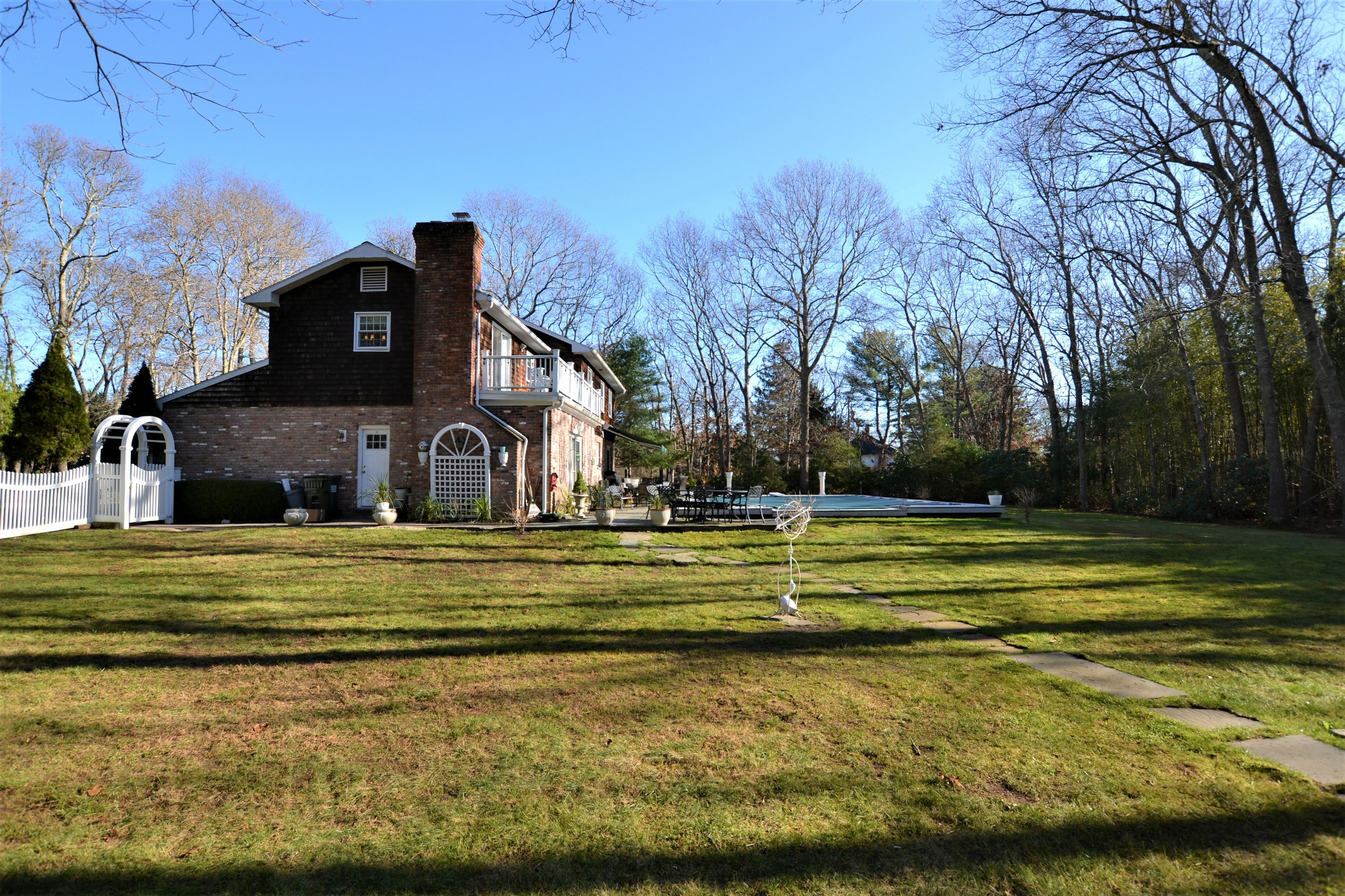 2 Cedar Ln, Remsenburg, NY 11960 Out East