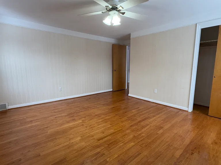 18270 Spring Ct S — Photo 12
