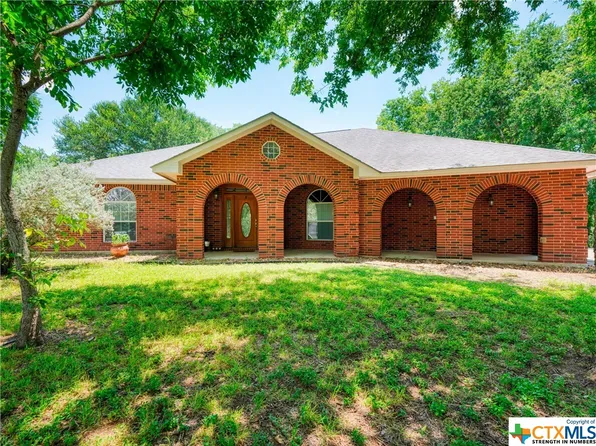 175 Turtle Ln, Seguin, TX 78155