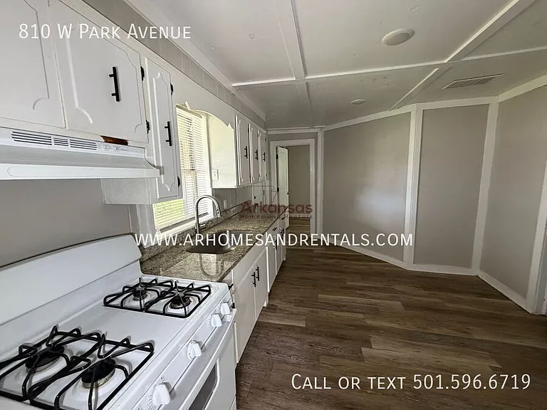 810 W Park Ave — Photo 4