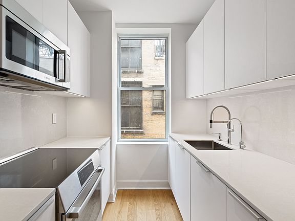 3rd image of 838 W End Ave APT 12D