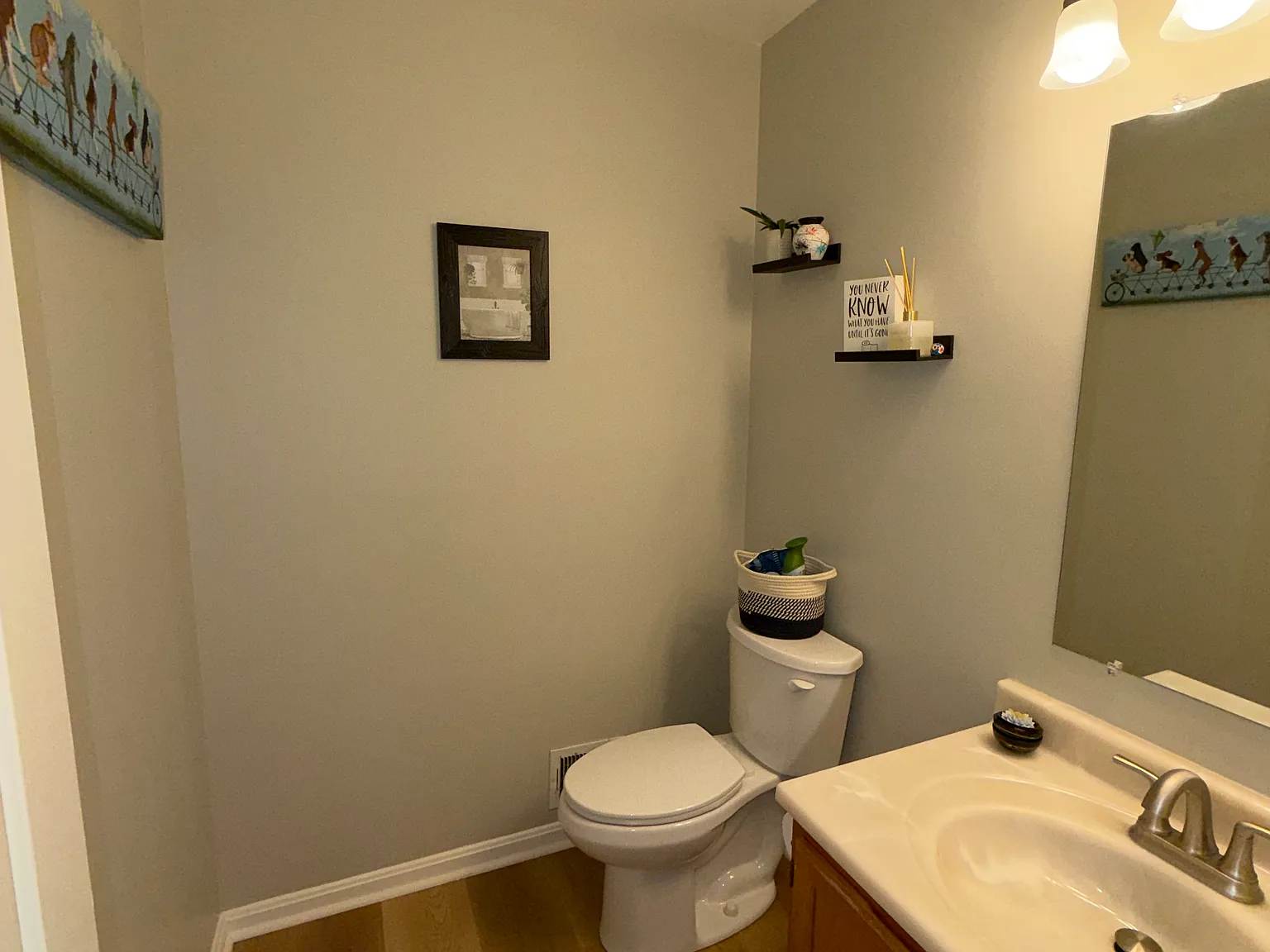 4 bed, 3.5 bath, 2368 sqft, $3,800 — Photo 2