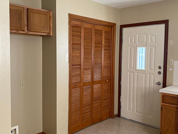 5th image of 413 Palm Valley Cir
