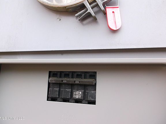 5th image of 1021 Austin Smith Rd