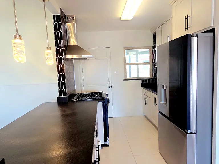 3409 Sacramento Ave — Photo 8