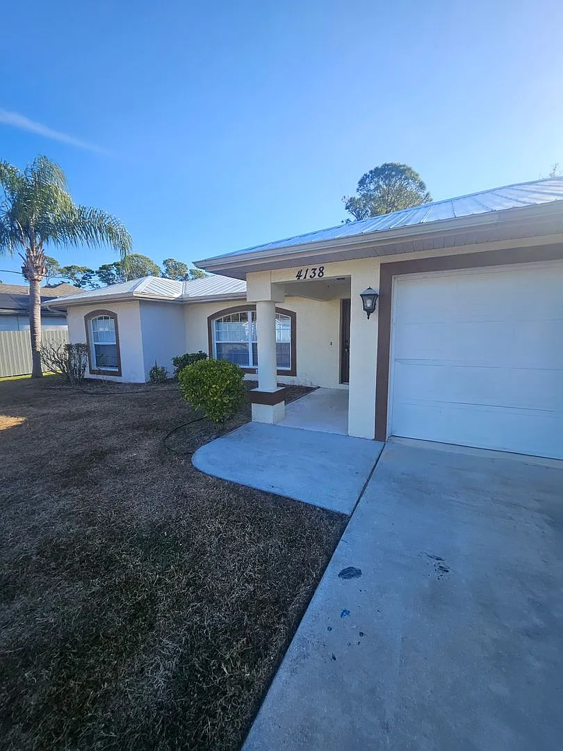 Beautiful 3-bedroom rental home in North Port Fl. — Photo 2