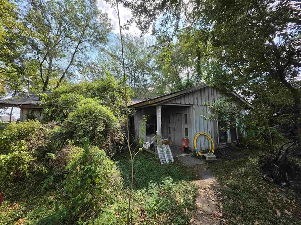 202 Seamon Rd, Lake Charles, LA 70611